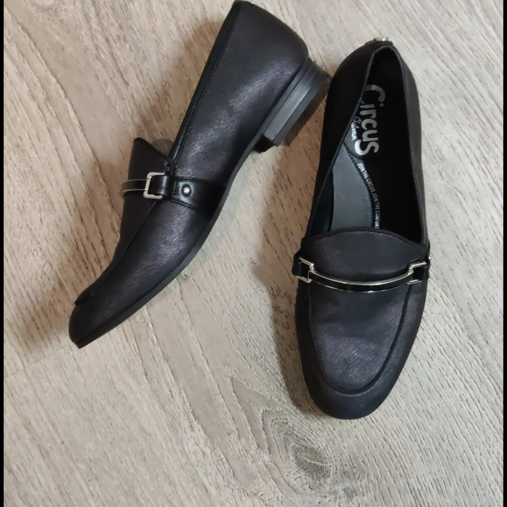 Circus by Sam Edelman Hendricks Black Loafers - Picture 3 of 6